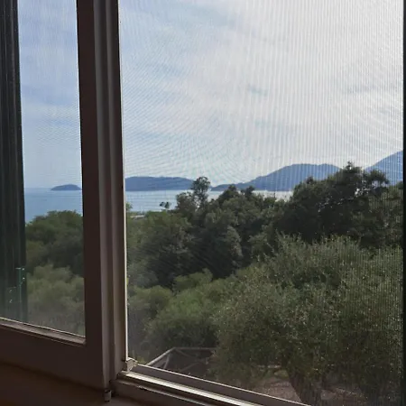 - Alveare Sul Blue * Lerici